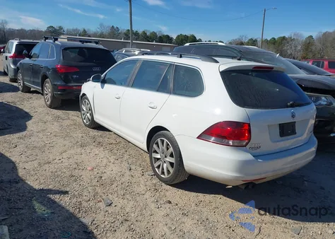 2013 Volkswagen Jetta Sportwagen 2.0L Tdi from USA, damaged, VIN 3VWPL7AJ3DM673791